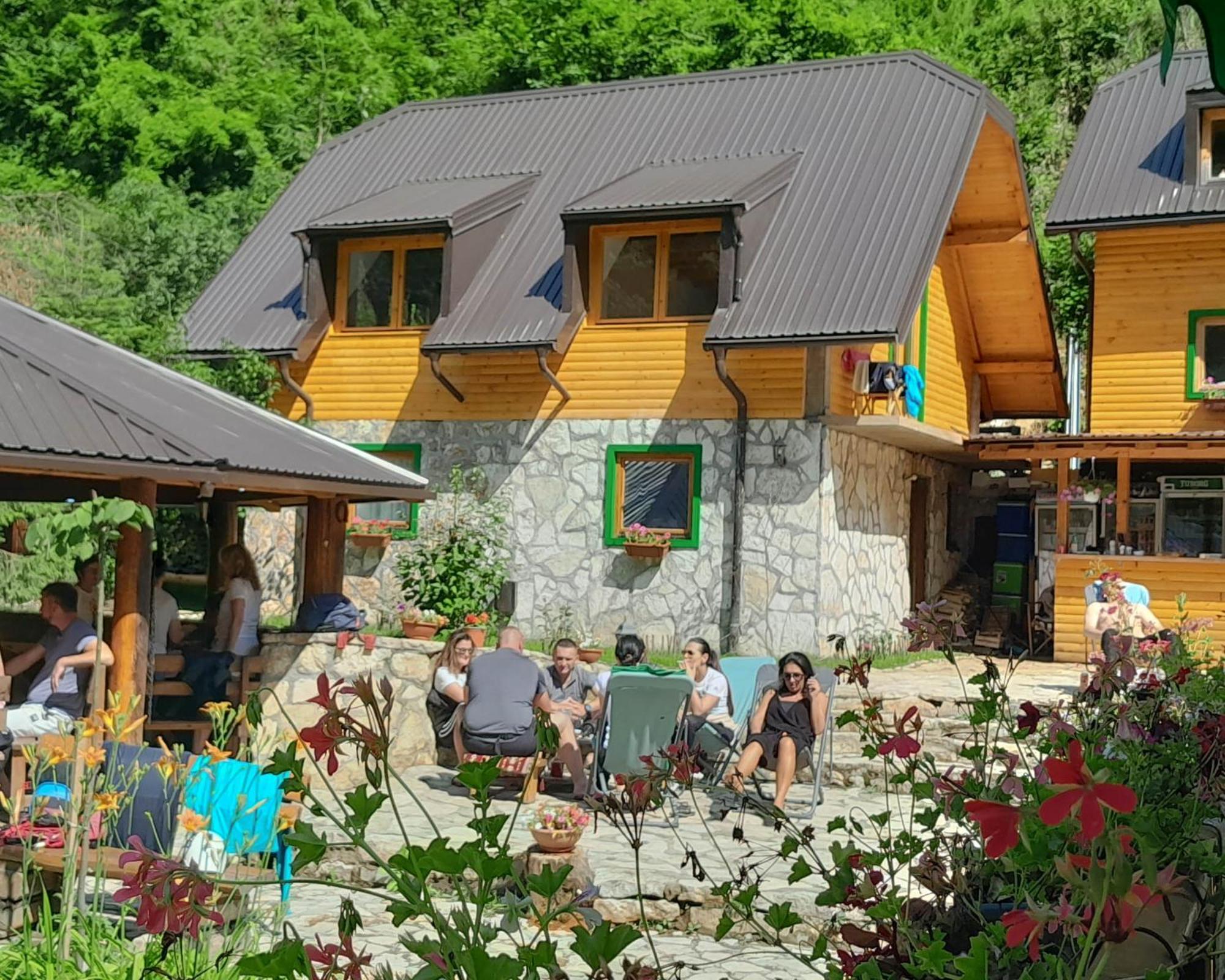 Rafting Camp Encijan Otel Foca Dış mekan fotoğraf