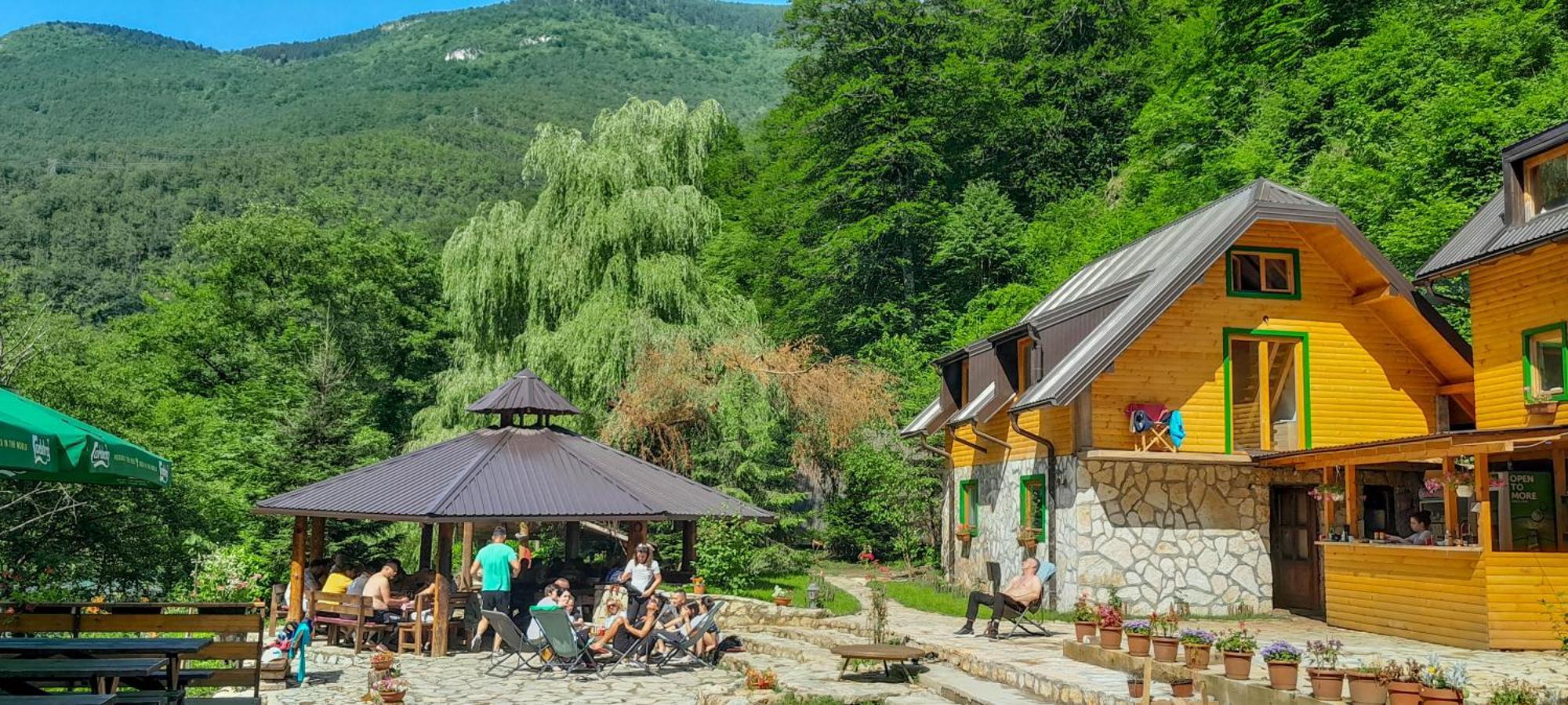 Rafting Camp Encijan Otel Foca Oda fotoğraf
