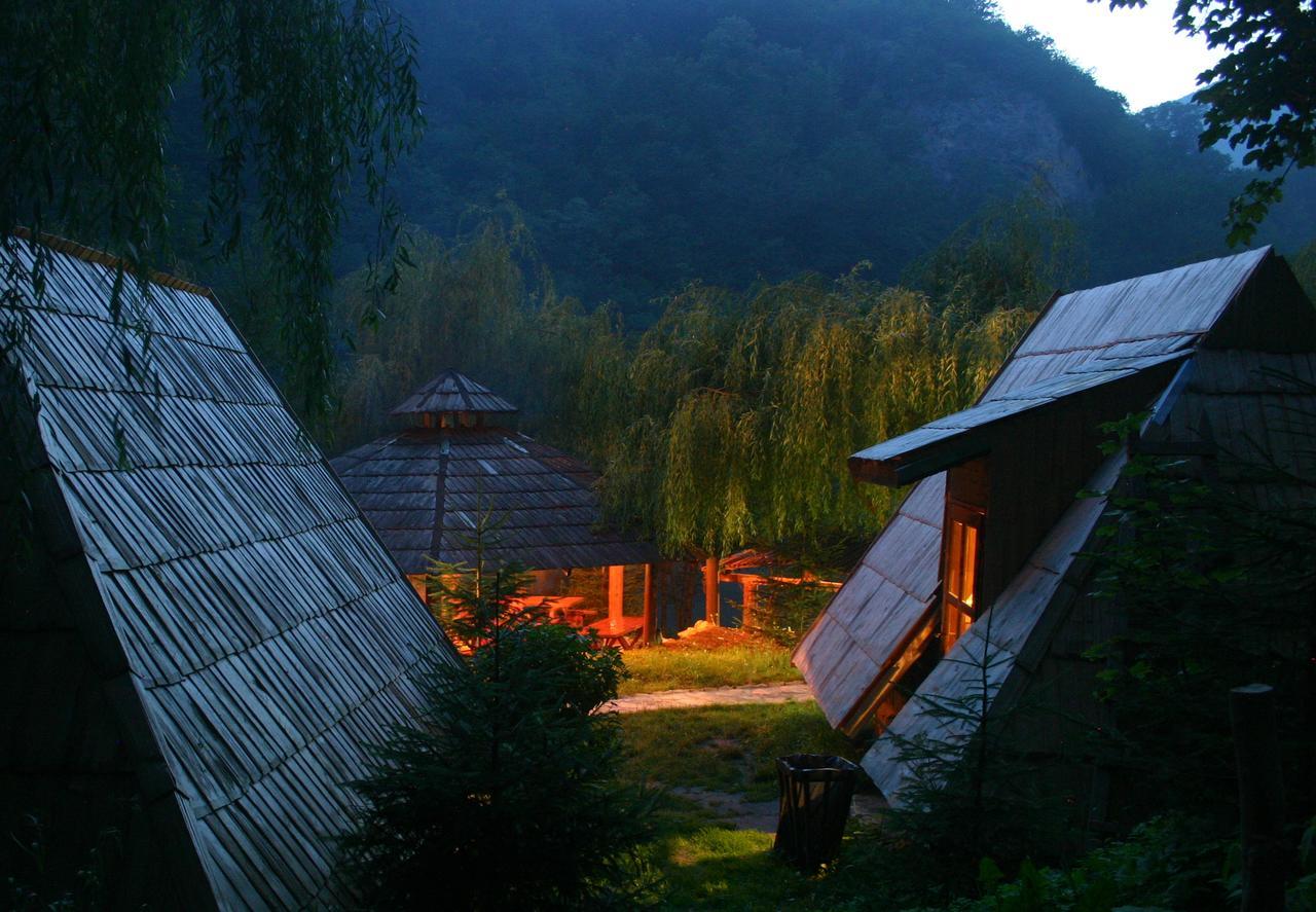 Rafting Camp Encijan Otel Foca Dış mekan fotoğraf